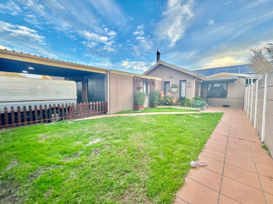 3 Bedroom Property for Sale in Mabille Park Western Cape